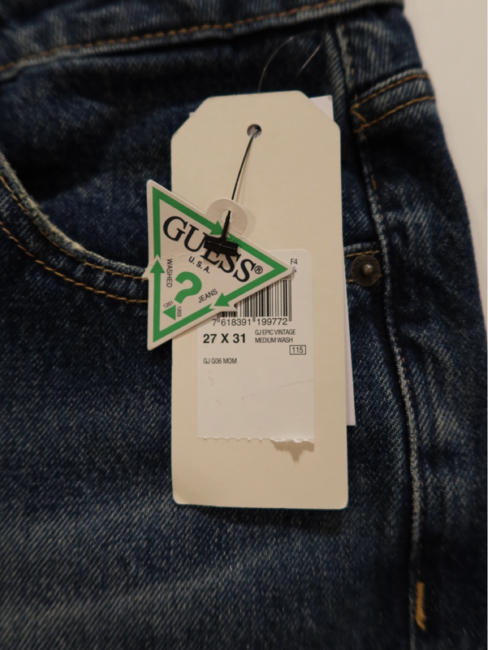 GUESS Jeans G06 Mom Jeans — Medium Wash — W27 L31 — NWT - Picture 4 of 9